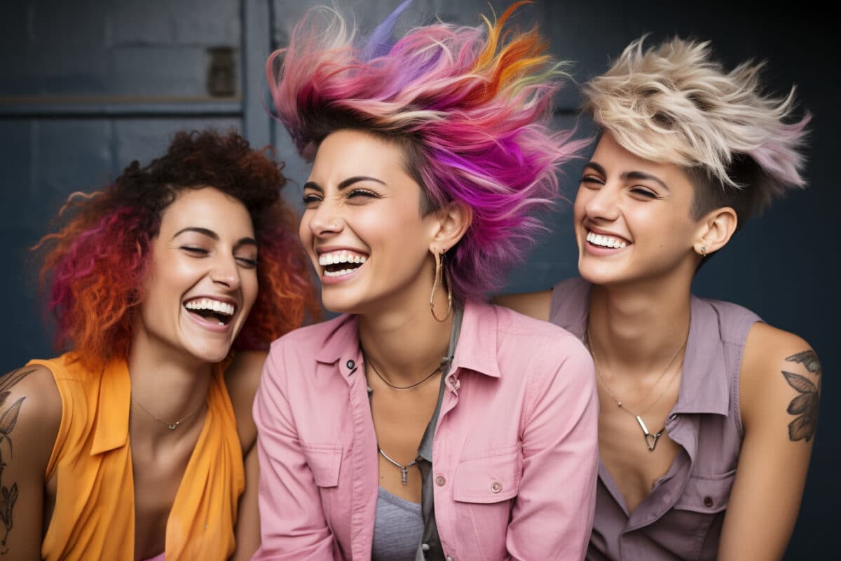 Changement de tête audacieux : Trois femmes osent une transformation capillaire et surprennent leur entourage