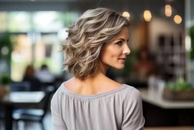 Nouvelles idées de coiffures mi-long pour les femmes de 40 ans