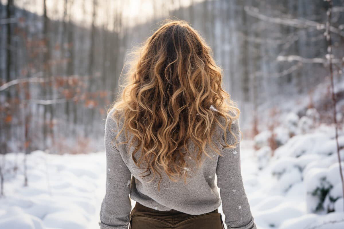 Tendance hivernale 2023 : La coupe mi-longue pour les femmes de 30 ans illuminera vos cheveux